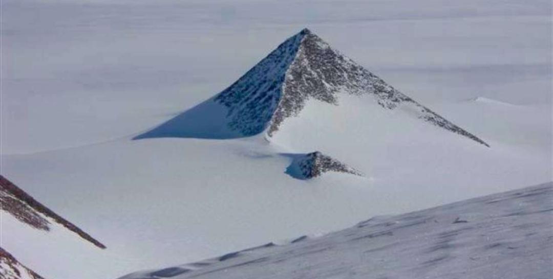 هرم اسرار آمیز در قطب جنوب