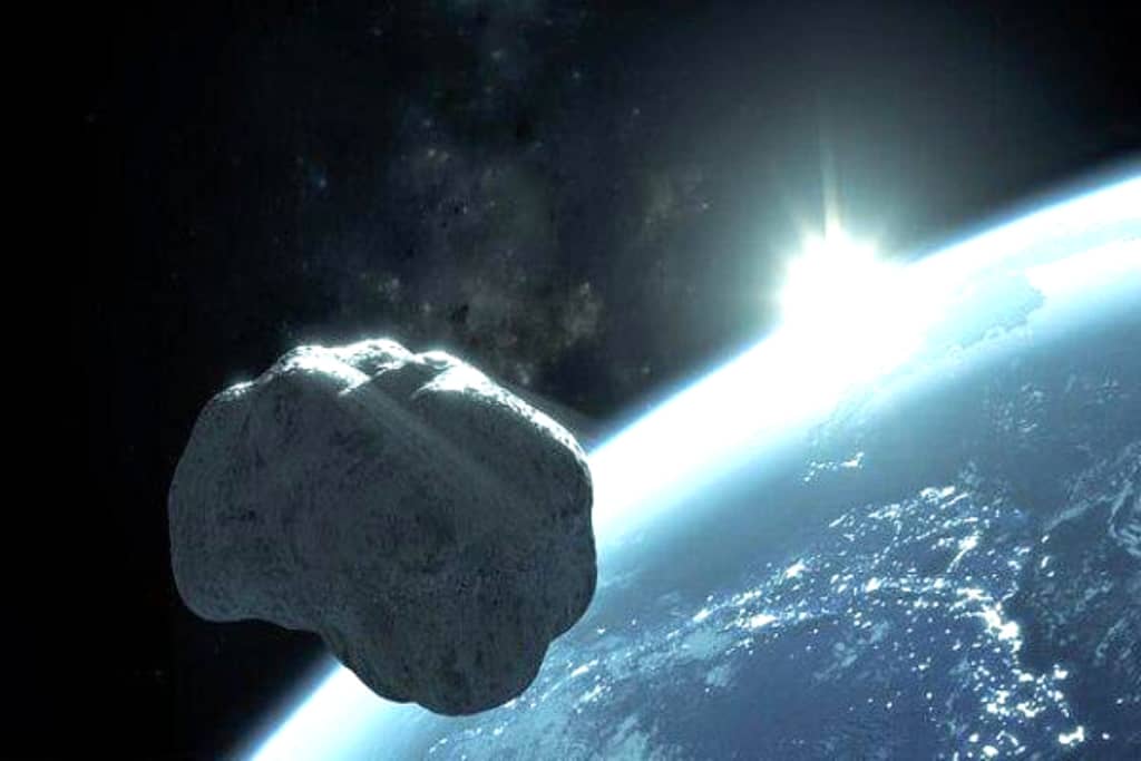 فردا صبح سیارکی از کنار زمین رد می شود